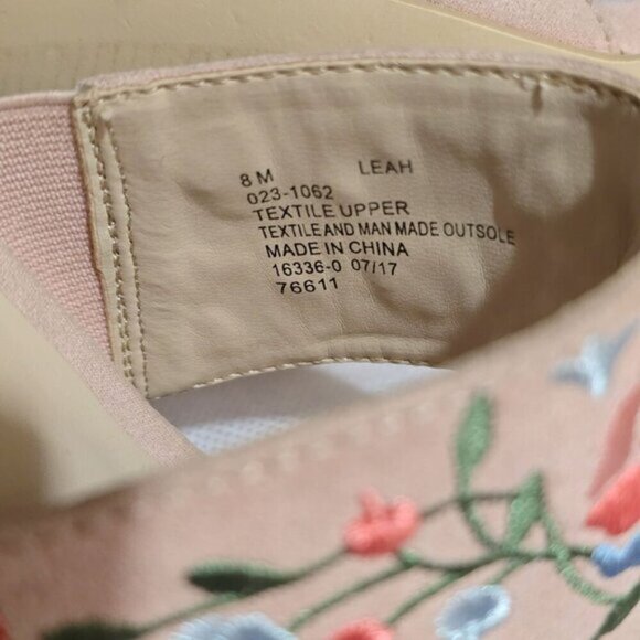 N by Nicole Miller ✦ Embroidered Leah Sandal ✦ Floral Beige Open Toe Chunky Heel - Picture 5 of 13